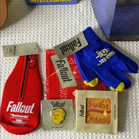 2018 Culturefly - Fallout Collectors Box Set - Betheseda GameStop- Exclusive - Picture 8 of 9